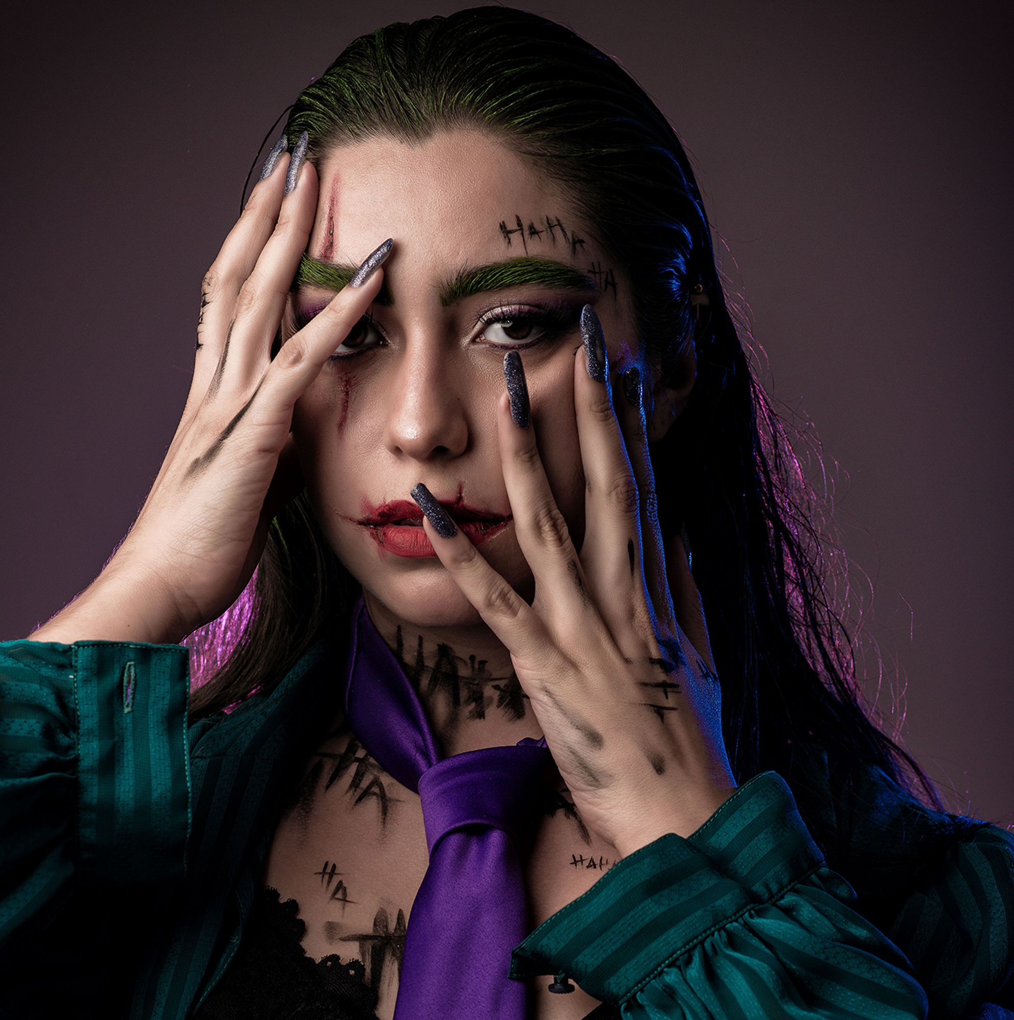 Produits de maquillage pour réaliser un look Joker